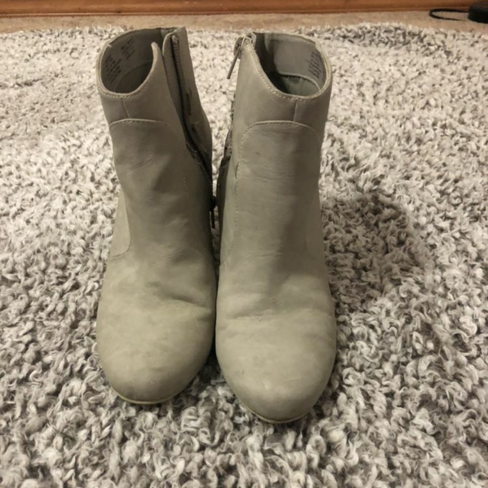 Heeled boots